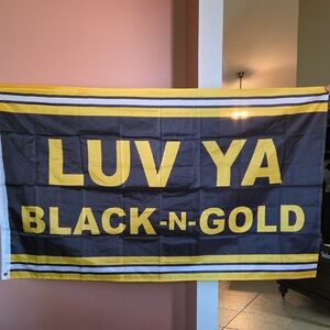 Black and Gold Flag with 'LUV YA BLACK-N-GOLD' ❤️
